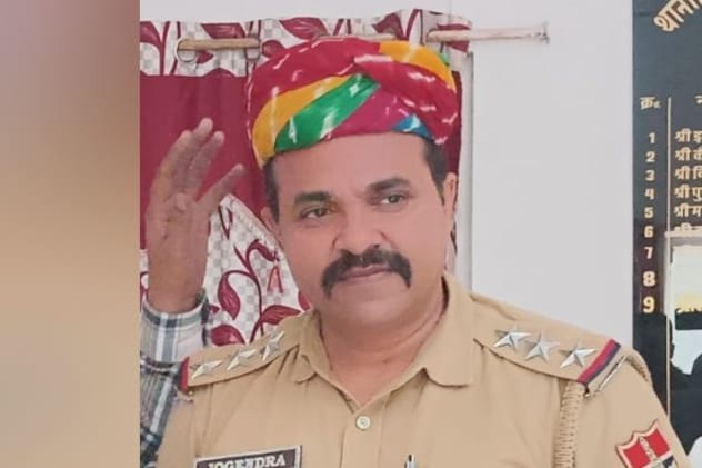थाना प्रभारी जोगेंद्र सिंह थाना प्रभारी जोगेंद्र सिंह