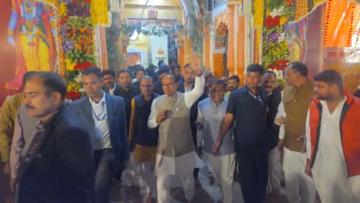 केंद्रीय मंत्री शिवराज सिंह ने भी लिया रामराजा सरकार आ आशीर्वाद.