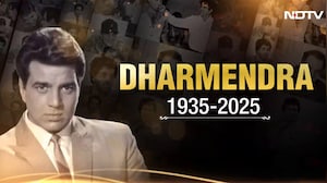 Amitabh, Salman, Aamir, Sanjay Dutt And Other Celebs Attend Dharmendra's Last Rites