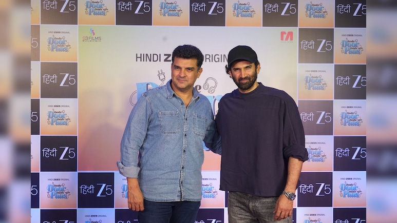 कुणाल रॉय की ‘थोड़े दूर थोड़े पास’ की स्क्रीनिंग पर पहुंचे भाई आदित्य और सिद्धार्थ, बोले- कहानी दिल छू लेने वा