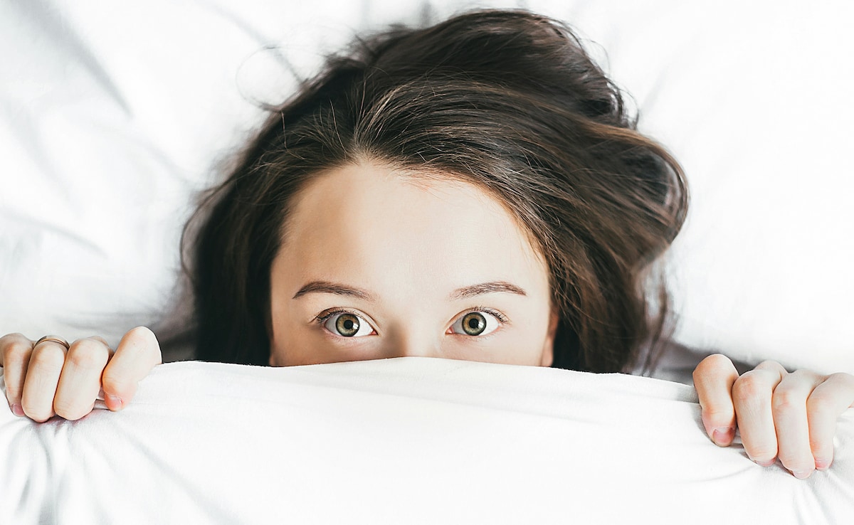 Why Sleep Timing Matters: Nutritionist Explains “Cinderella Rule” For Better Weight Management