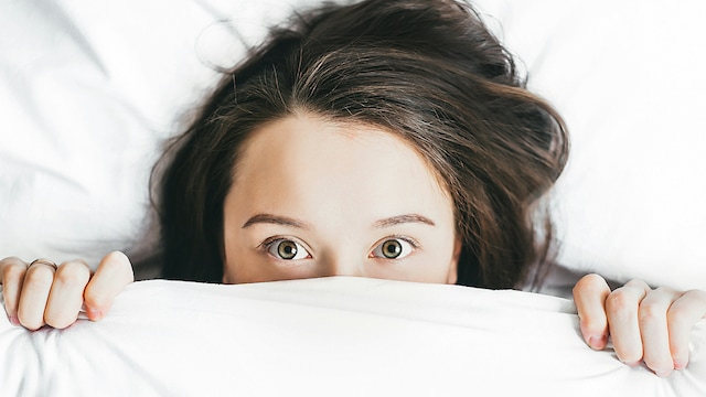 Why Sleep Timing Matters: Nutritionist Explains “Cinderella Rule” For Better Weight Management
