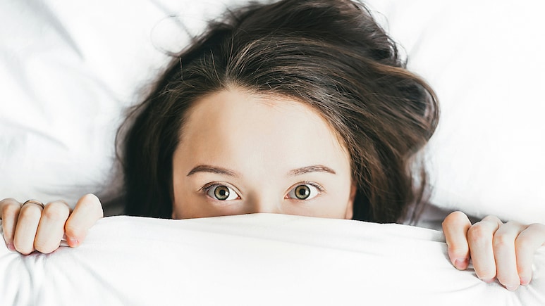 Why Sleep Timing Matters: Nutritionist Explains “Cinderella Rule” For Better Weight Management