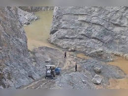 यूपी के सोनभद्र में खदान साइट पर पहाड़ी धंसा, कई मजदूरों के मलबे में दबे होने की आशंका