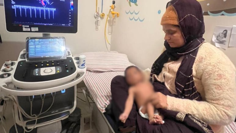 एक माह के बच्चे की जान बचाने में काम आया रीवा हवाई अड्डा, एयर लिफ्ट कर इलाज के लिए भेजा मुंबई