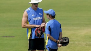 IND vs NZ 3rd ODI: सिर्फ 1 विकेट का सवाल, फैंस को मलाल,  बॉलरों का बुरा हाल, क्या कर रहा कोचिंग स्टॉफ