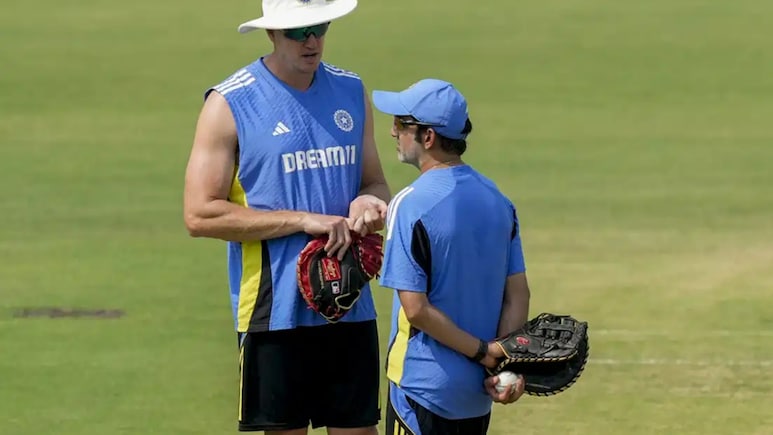 IND vs NZ 3rd ODI: सिर्फ 1 विकेट का सवाल, फैंस को मलाल,  बॉलरों का बुरा हाल, क्या कर रहा कोचिंग स्टॉफ