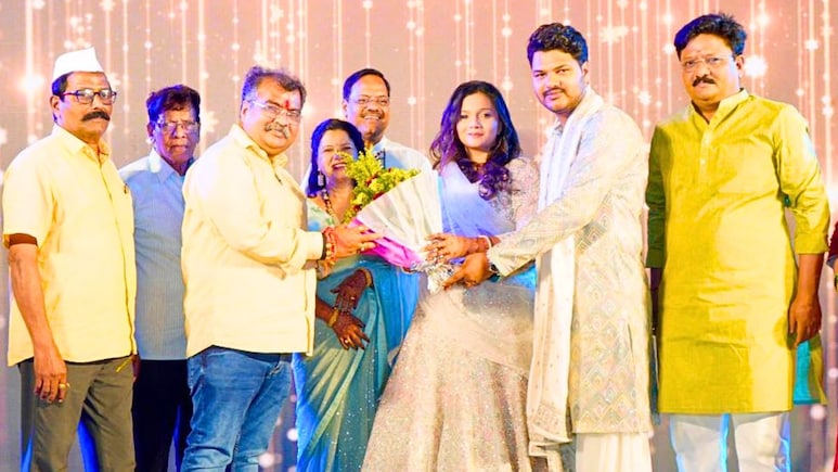 Maharashtra Election 2025: मुलगी ठाकरेंच्या शिवसेनेत, वडील भाजपमध्ये; राजेश सावंत यांवी घेतला कठोर निर्णय