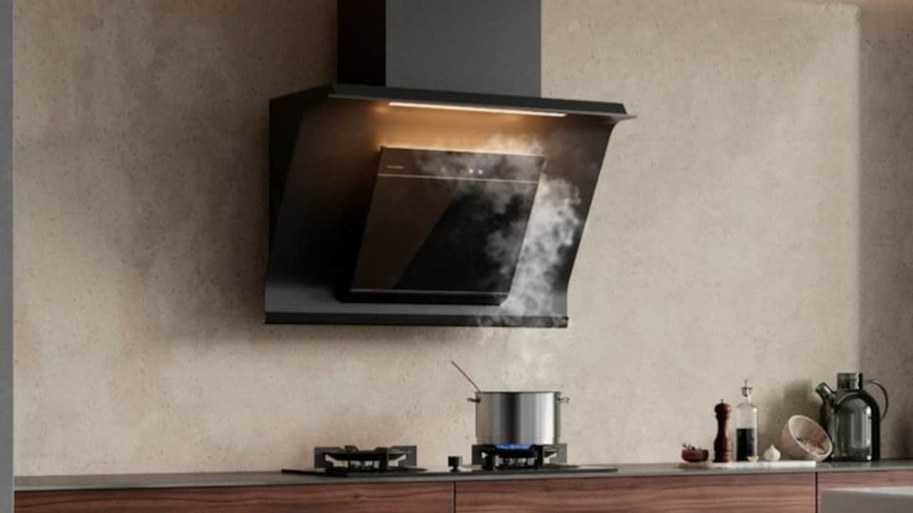 Kitchen Still Smells Even After Installing A Chimney? Causes and Fixes