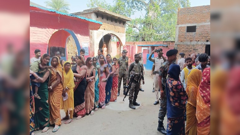 बिहार में इस बार जमकर निकल रहे हैं वोटर, बंपर वोटिंग क्या कर रहा है इशारा?