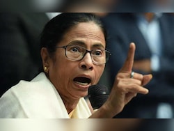 &quot;Don&#039;t Go Near BSF Posts&quot;: Mamata Banerjee&#039;s Border Warning Amid SIR Row