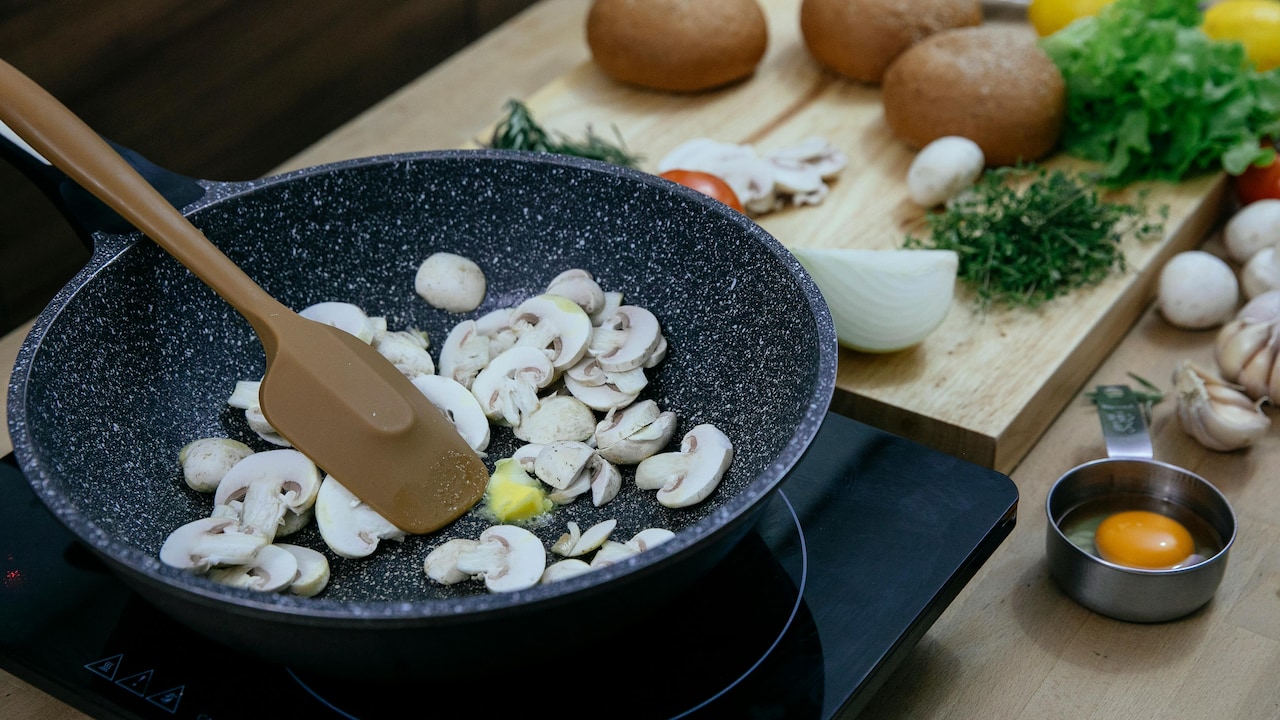 Here Are The Top Induction Stove Mistakes You Must Avoid for Better Cooking And Great Meals.