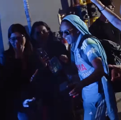 वर्ल्डकप जीत का जश्न मनाती कैप्टन Harmanpreet Kaur, इस पंजाबी गाने पर किया ताबड़-तोड़ भांगड़ा- देखें वीडियो