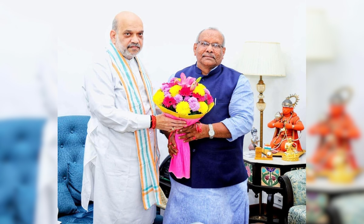 Tarkishore Prasad, former Bihar deputy Chief minister and senior BJP leader, continued his winning streak in the Katihar constituency.