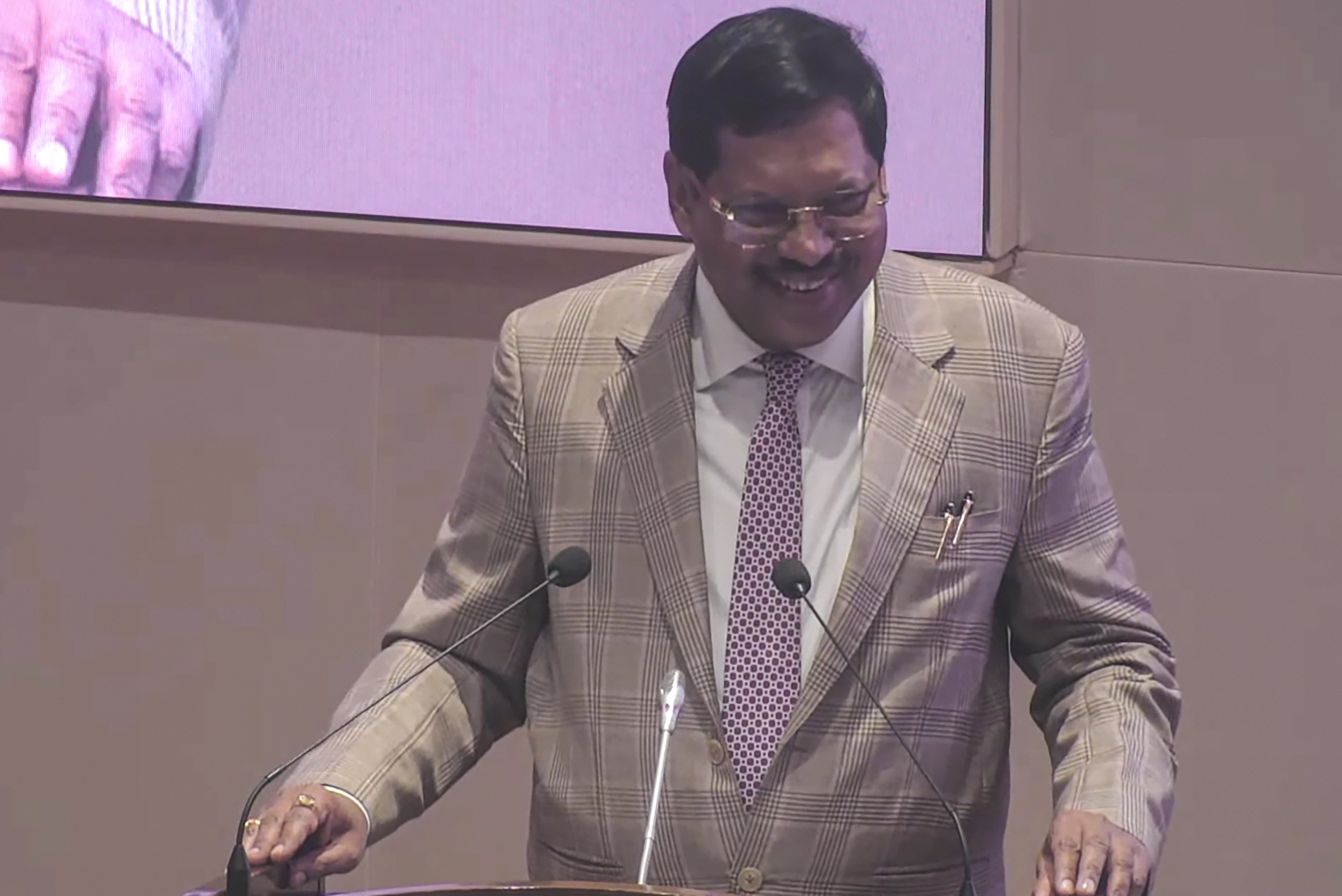 देश के लिए जो कर सकता था किया.. बहुत-बहुत धन्यवाद.. CJI बी आर गवई कुछ यूं हुए विदा