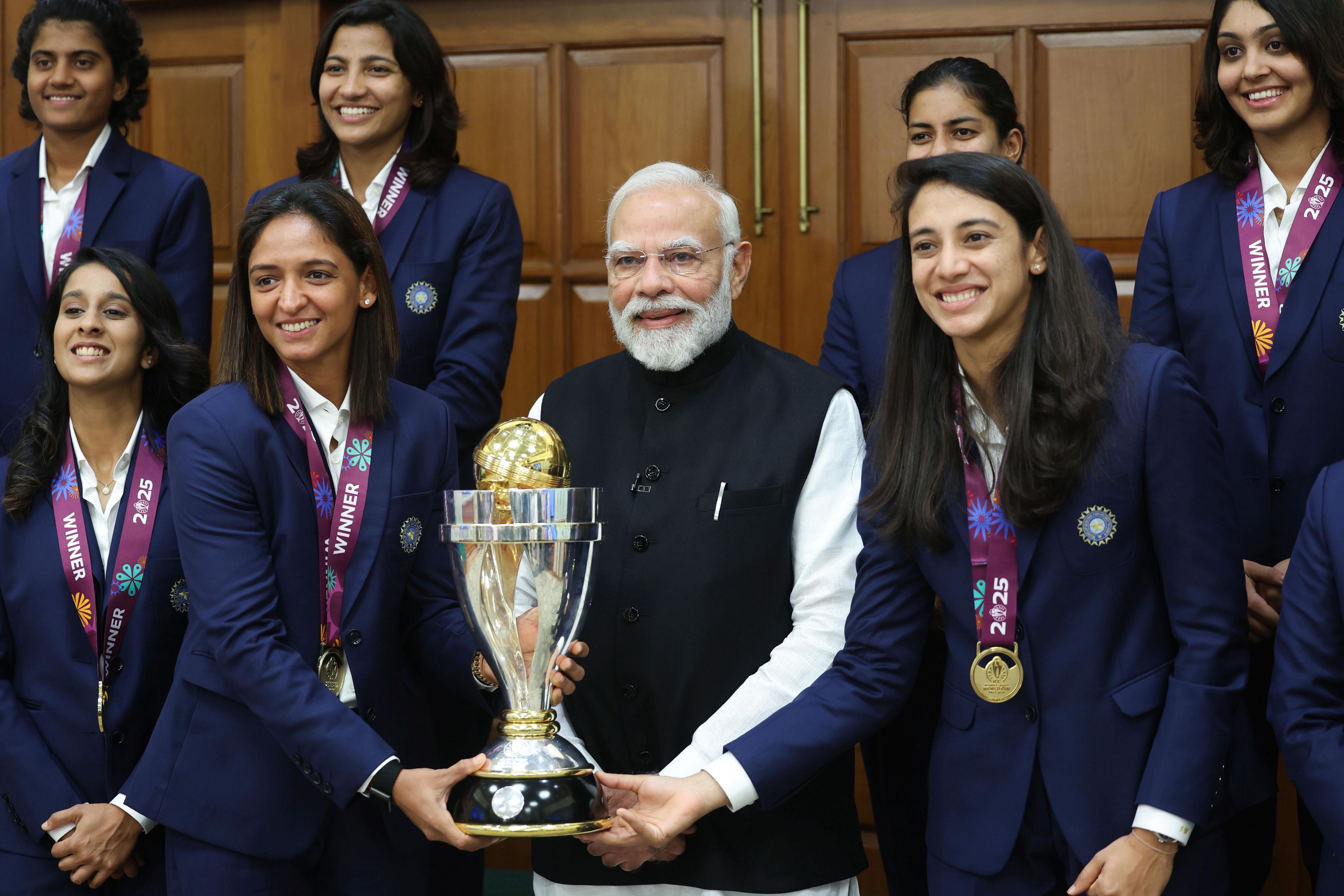 PM Narendra Modi's Meeting With Women's World-Cup Winning Indian Team Highlights: PM Modi Meets Harmanpreet Kaur And Co. See Pics