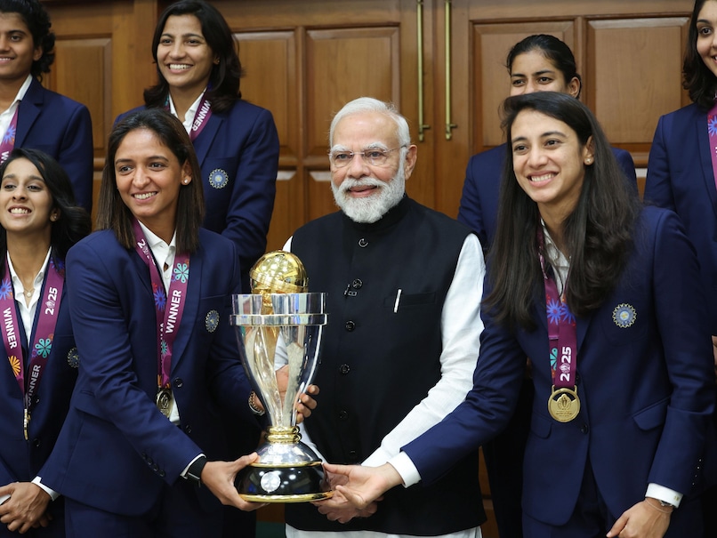 PM Narendra Modi's Meeting With Women's World-Cup Winning Indian Team Highlights: PM Modi Meets Harmanpreet Kaur And Co. See Pics