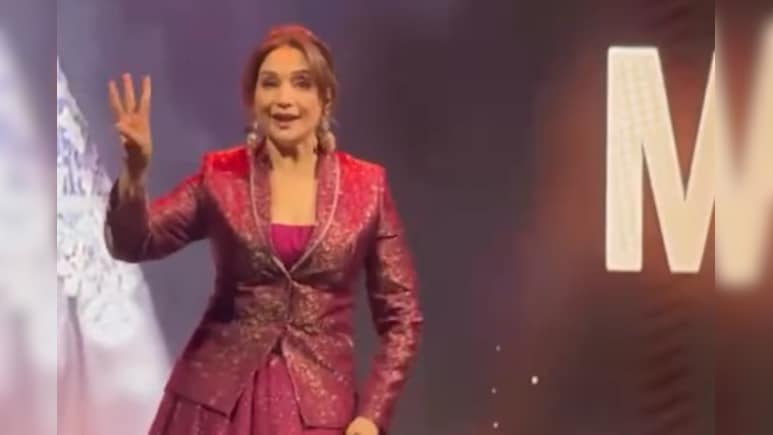 VIDEO: माधुरी दीक्षित जिस इवेंट में पहुंची 3 घंटे देर से पहुंचीं, उसी इवेंट में धक धक गर्ल ने डांस से जीता दिल