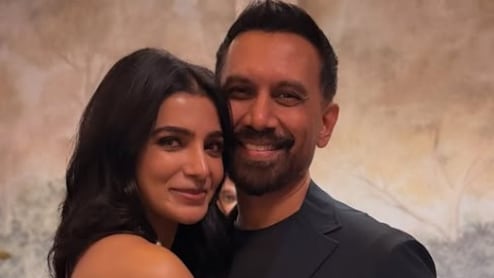 Samantha Prabhu : समंथा पुन्हा पडली प्रेमात? घटस्फोटीत दिग्दर्शकापेक्षा किती वर्षांनी लहान? नेटवर्थ जाणून घ्या Samantha Prabhu : समंथा पुन्हा पडली प्रेमात? घटस्फोटीत दिग्दर्शकापेक्षा किती वर्षांनी लहान? नेटवर्थ जाणून घ्या