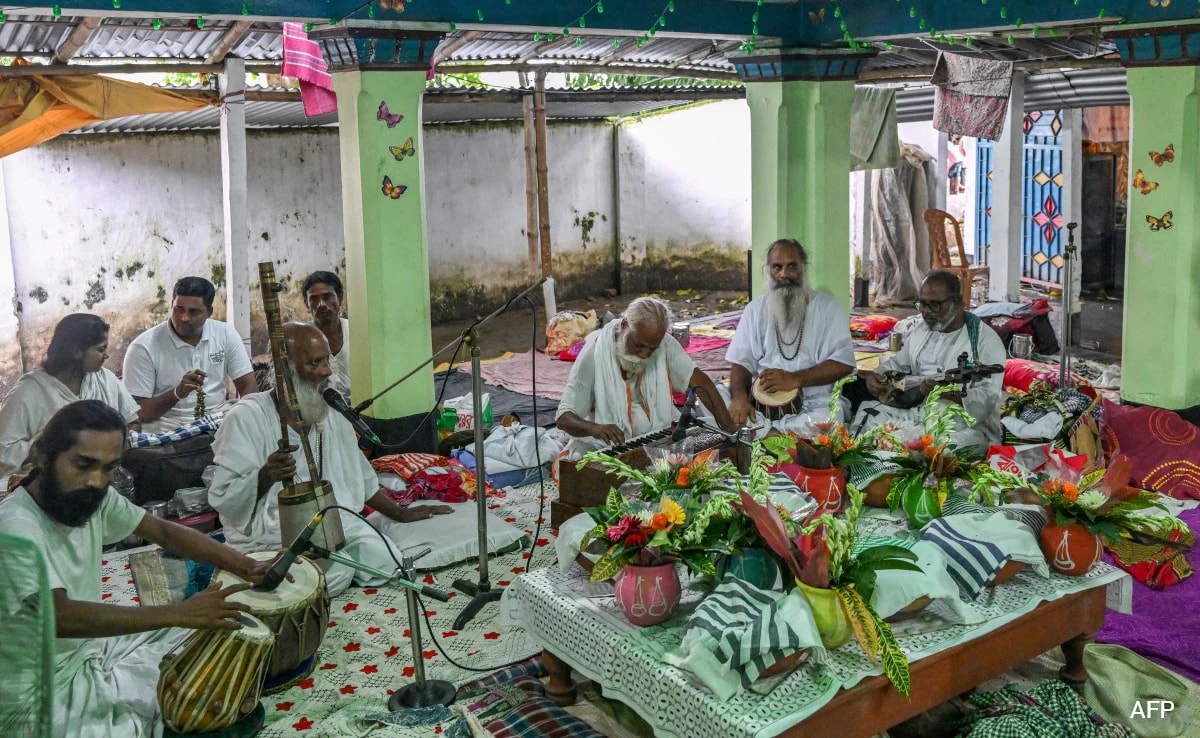 Bangladesh Faces Outrage as Attacks on Baul Singers Continue Despite Government Arrest Orders Bangladesh Faces Outrage as Attacks on Baul Singers Continue Despite Government Arrest Orders