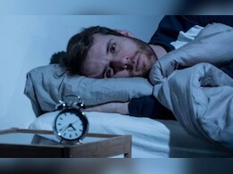 रात को नहीं आती नींद और कर रहे हैं ये काम तो ठहर जाइए... क्योंकि आपके ऊपर हो रहे हैं खतरनाक असर