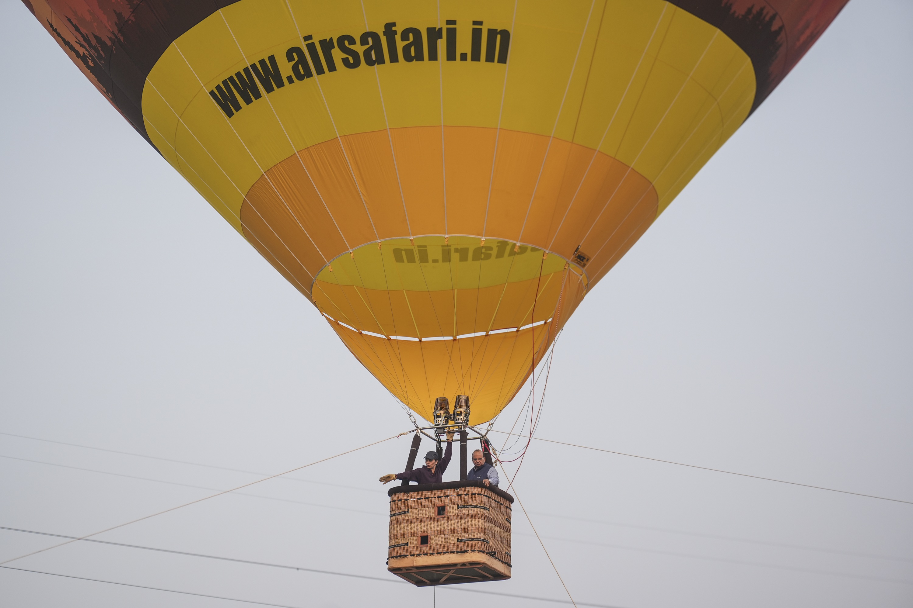 आसमान से दिखेंगे दिल्ली के रंगीन नजारे, जानें कब से शुरू हो रही हॉट एयर बैलून राइड, ये हैं टिकट के दाम