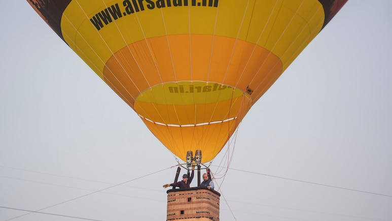 आसमान से दिखेंगे दिल्ली के रंगीन नजारे, जानें कब से शुरू होगी हॉट एयर बैलून राइड, ये हैं टिकट के दाम
