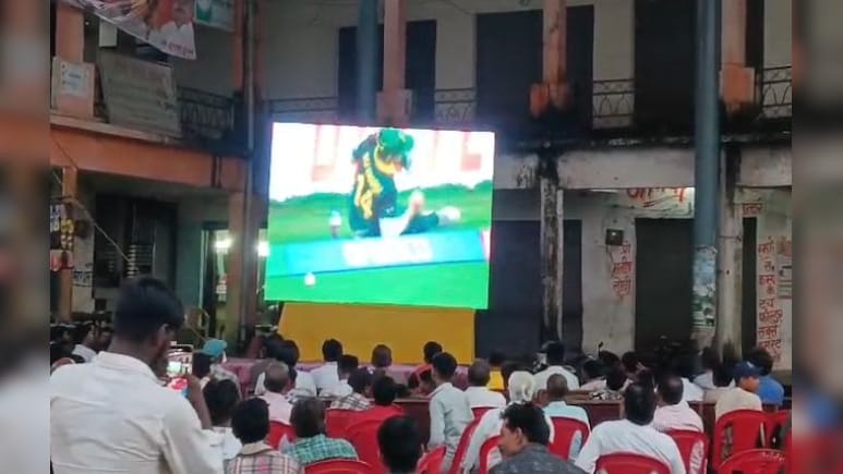 Women's ODI World Cup 2025: क्रांति गौड़ के गांव में जारी दुआओं का दौर, भारत-दक्षिण अफ्रीका के बीच है महामुकाबला 