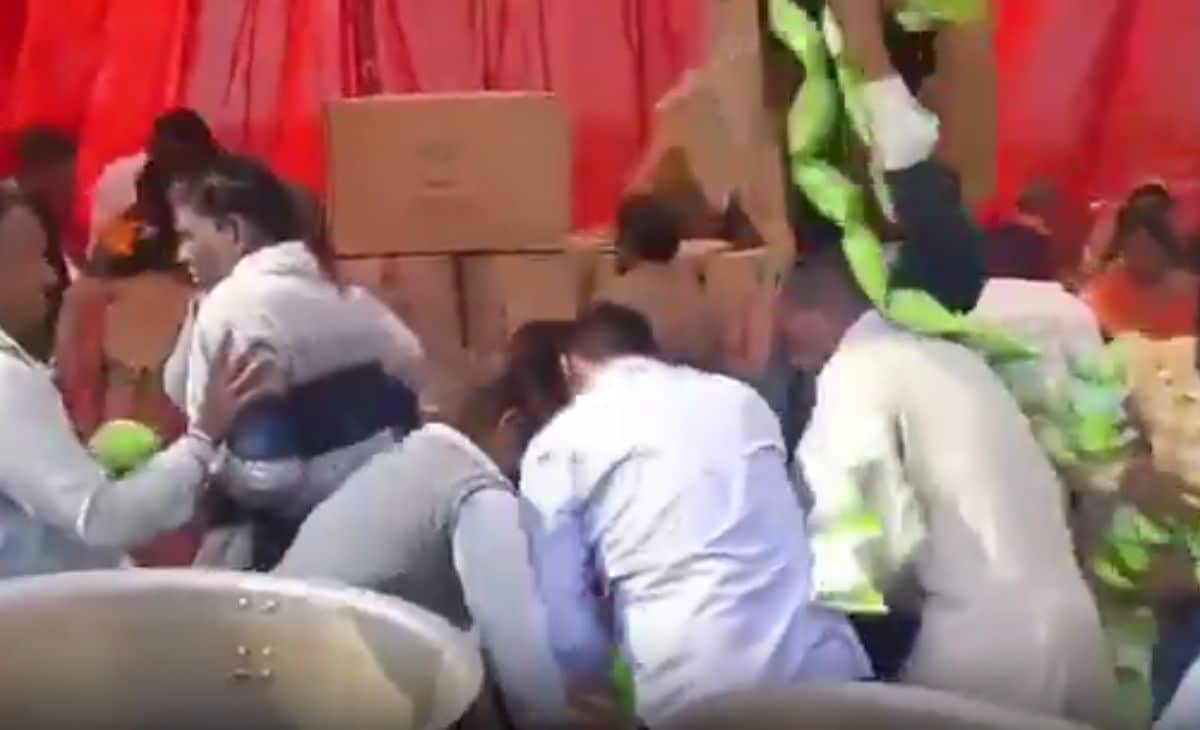 Chaotic Scenes at Uttar Pradesh Mass Wedding as Crowd Scrambles for Snacks, Several Injured