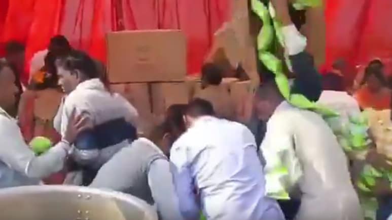 UP Mass Wedding Turns Chaotic As Crowd Rushes To Grab, Snatch Chips