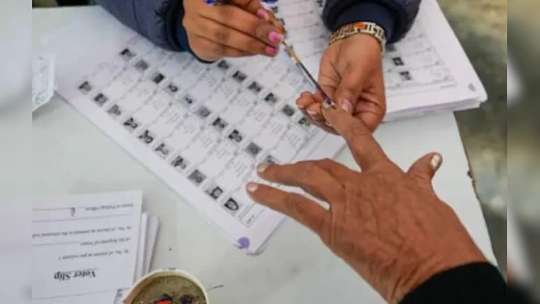 एमपी में SIR में लगातार लापरवाही! तीन बीएलओ निलंबित, दो का कटेगा वेतन; कलेक्टर ने लिया एक्शन