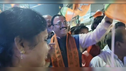 बिहार की जीत पर खूब थिरके मंत्री श्यामबिहारी,  गांधी चौक पर भोजपुरिया गानों पर जमकर लगाए ठुमके, Video Viral