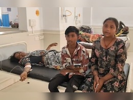 Dog Bite Case: आवारा कुत्ते ने 9 लोगों पर किया हमला, इलाज के लिए अस्पताल पहुंचे घायल