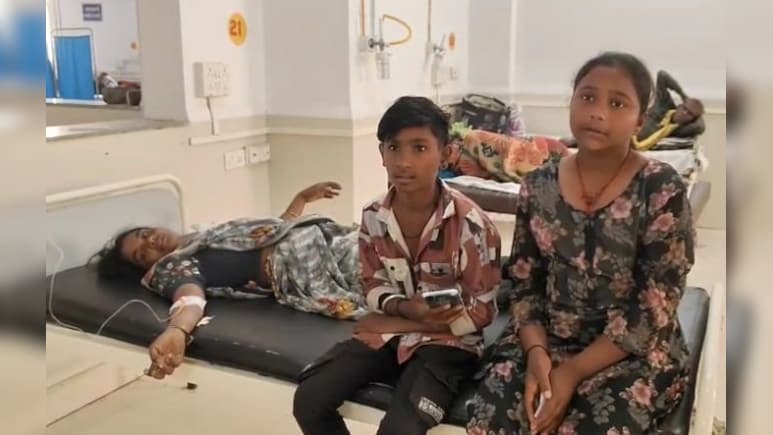 Dog Bite Case: आवारा कुत्ते ने 9 लोगों पर किया हमला, इलाज के लिए अस्पताल पहुंचे घायल