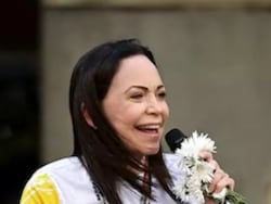 Nobel Peace Winner Maria Machado Fractured Vetebra While Fleeing Venezuela