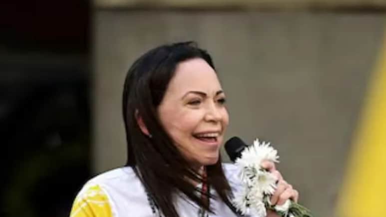 Nobel Peace Winner Maria Machado Fractured Vetebra While Fleeing Venezuela