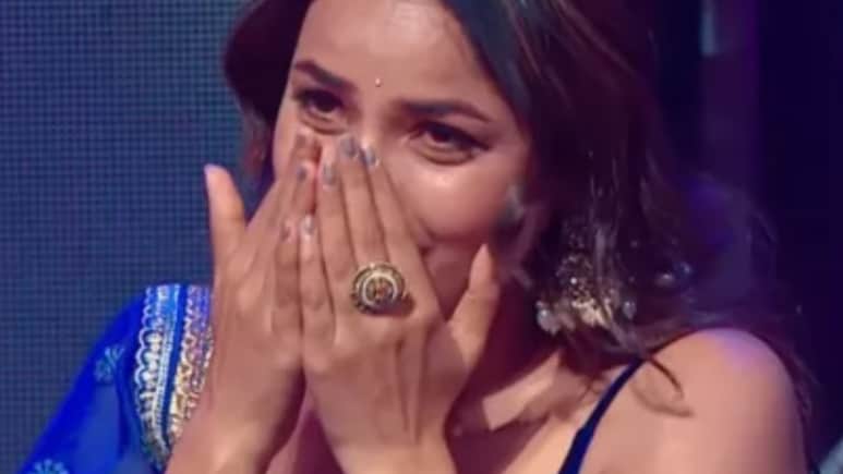 'तेरी मेरी प्रेम कहानी है मुश्किल...' गाना सुन फूट-फूटकर रोईं शहनाज गिल, फैन्स बोले- TRP के नाम पर बेचारी को...