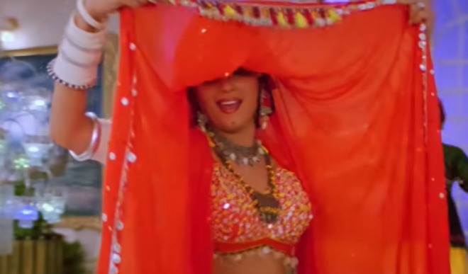 Madhuri Dixit के हिट गाने 'चोली के पीछे' पर बना था ये गाना, दोनों गानों को अलका याग्निक ने दी आवाज, एक को मिले 8 ऑस्कर अवार्ड