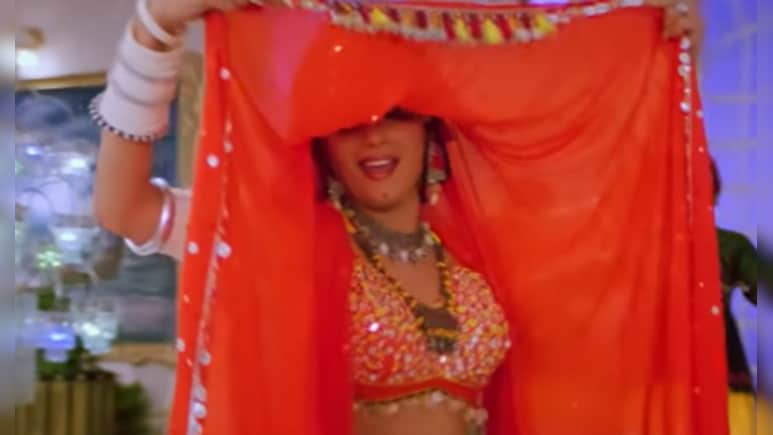 माधुरी दीक्षित के हिट गाने 'चोली के पीछे' पर बना था ये गाना, दोनों गानों को अलका याग्निक ने दी आवाज, एक को मिले 8 ऑस्कर अवार्ड