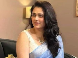 Meet Girija Oak, The Viral Blue-Saree Woman Who Is Internet's New Crush