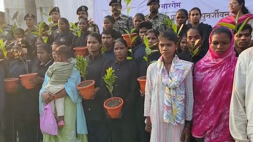 नक्सलियों में बड़ी फूट ! नारायणपुर में 28 ने हथियारों के साथ किया सरेंडर, पुलिस वाहन में पहुंचे SP कार्यालय