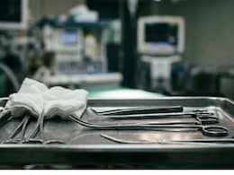 Pune News : ऑपरेशनमध्ये भयंकर चूक! प्रसूतीनंतर पोटात टॉवेल, महिलेचा जीव गेला; पुण्यातील हॉस्पिटलला मोठा झटका