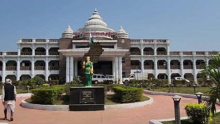 16 पटवारी और जनपद पंचायत CEO के खिलाफ एक्शन,कारण बताओ नोटिस जारी, SIR कार्य में लापरवाही का मामला