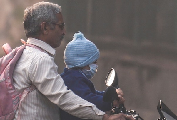 वर्क फ्रॉम होम के बाद क्या दिल्ली-NCR में स्कूल भी होंगे बंद? जानें क्या कहते हैं GRAP के नियम