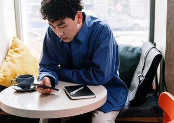 WhatsApp पर किसी ने भेजा है वॉयस मैसेज, तो सुनने के बजाय पढ़ भी सकते हैं आप, जानें कैसे