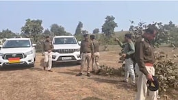 Police Encounter News: पुलिस पर हमले के आरोपी कुख्यात बदमाश का पुलिस ने किया एनकाउंटर, पांव में लगी गोली