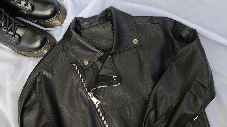 Leather Jacket for Winter: अब अपने स्टाइल को रखें बरकरार, ये लेदर जैकेट देंगी आपको रॉयल लुक