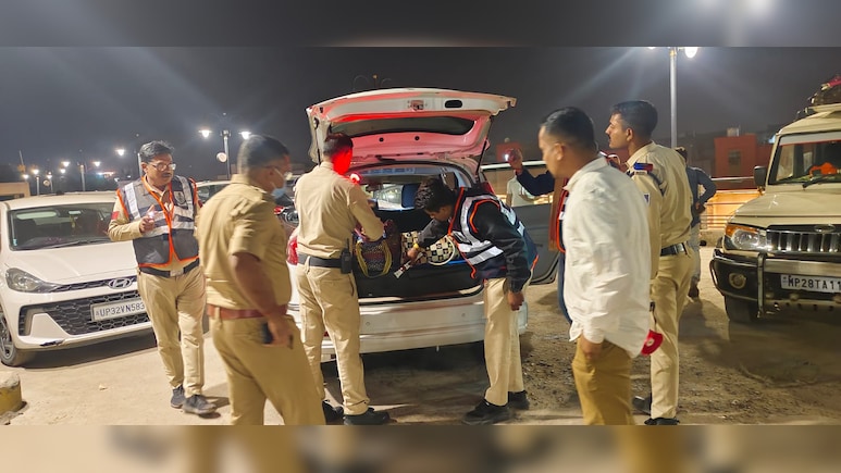 High Alert: बुरहानपुर में आधीरात तक कलेक्टर-SP टीम के साथ सड़कों पर घूमते रहे, बॉर्डर इलाकों में सघन चेकिंग