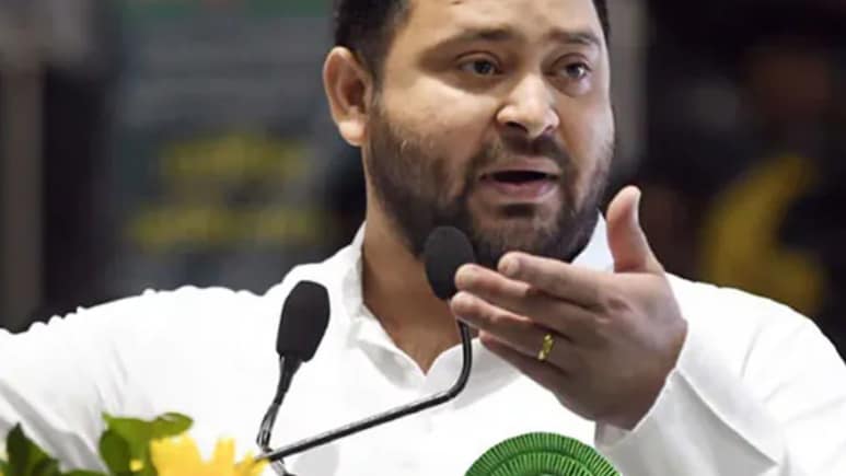 बिहार चुनाव में करारी हार से RJD के सामने बड़ा संकट, राज्यसभा से हो सकता है सफाया