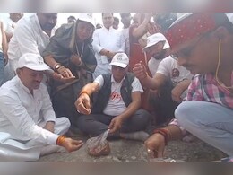 Si­­dhi-Singrauli Highway: सड़क निर्माण के लिए सांसद का 'बाधा निवारक हवन'! एक दशक से अधूरा है फोरलेन